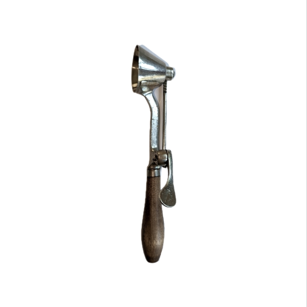 Antique - Gilchrist's No.33 Pyramid shaped Ice Cream Disher / Scoop.